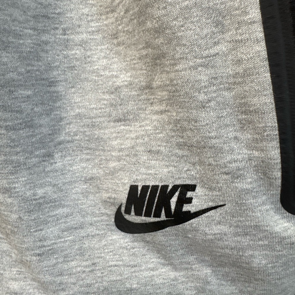 Nike Tech cape hoodie - Picture 5 of 7